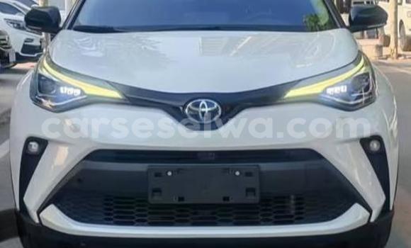 Buy Used Toyota C-HR White Car in Bel Air in Greater Victoria Buy Used Toyota C-HR White Car in Bel Air in Greater Victoria