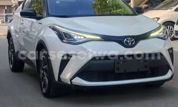 Buy Used Toyota C-HR White Car in Bel Air in Greater Victoria Buy Used Toyota C-HR White Car in Bel Air in Greater Victoria