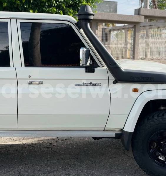 Big with watermark toyota land cruiser greater victoria bel air 8370