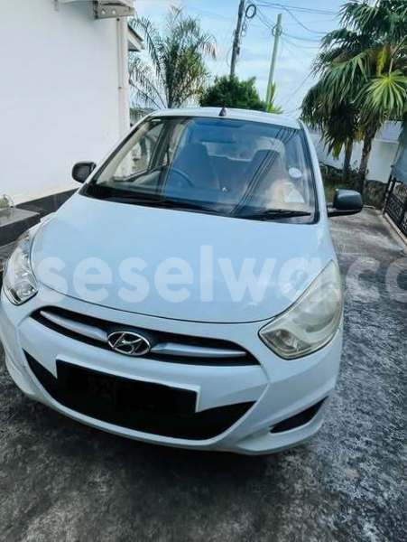 Big with watermark hyundai i10 inner islands anse volbert 8388