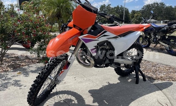 Acheter Neuf Moto KTM SX Blanc à Import - Dubai, East Mahé Acheter Neuf Moto KTM SX Blanc à Import - Dubai, East Mahé