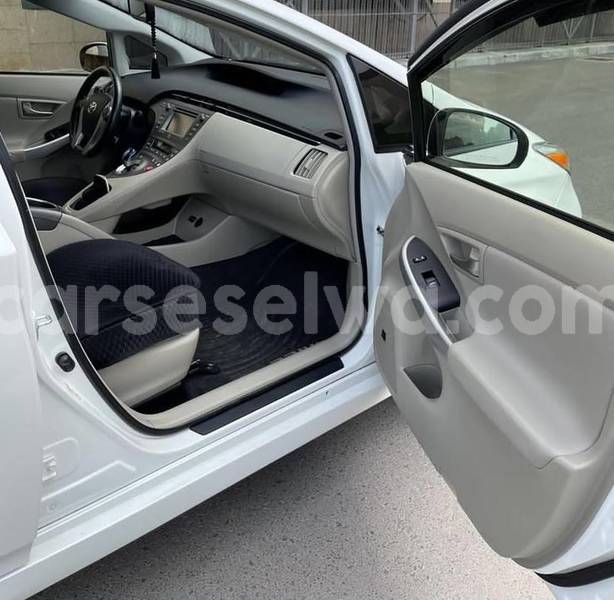 Big with watermark toyota prius greater victoria bel air 8410
