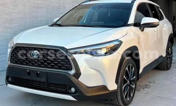 Buy Used Toyota Corolla Cross White Car in Bel Air in Greater Victoria