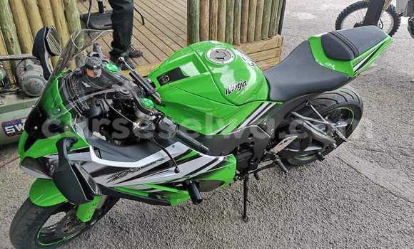 Acheter Occasion Moto Kawasaki H Vert à Anse Aux Pins, East Mahé Acheter Occasion Moto Kawasaki H Vert à Anse Aux Pins, East Mahé