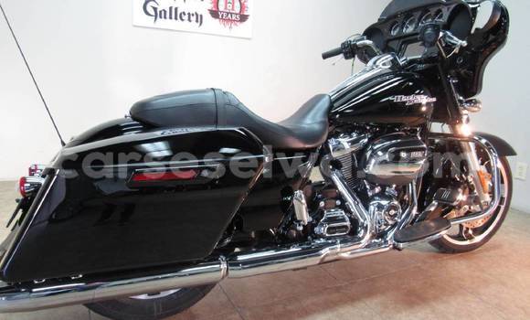 Acheter Neuf Moto Harley Davidson Tour Glide Noir à Anse Royale, South Mahé Acheter Neuf Moto Harley Davidson Tour Glide Noir à Anse Royale, South Mahé