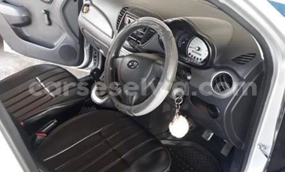 Acheter Occasion Voiture Hyundai i10 Gris à Anse Aux Pins, East Mahé Acheter Occasion Voiture Hyundai i10 Gris à Anse Aux Pins, East Mahé